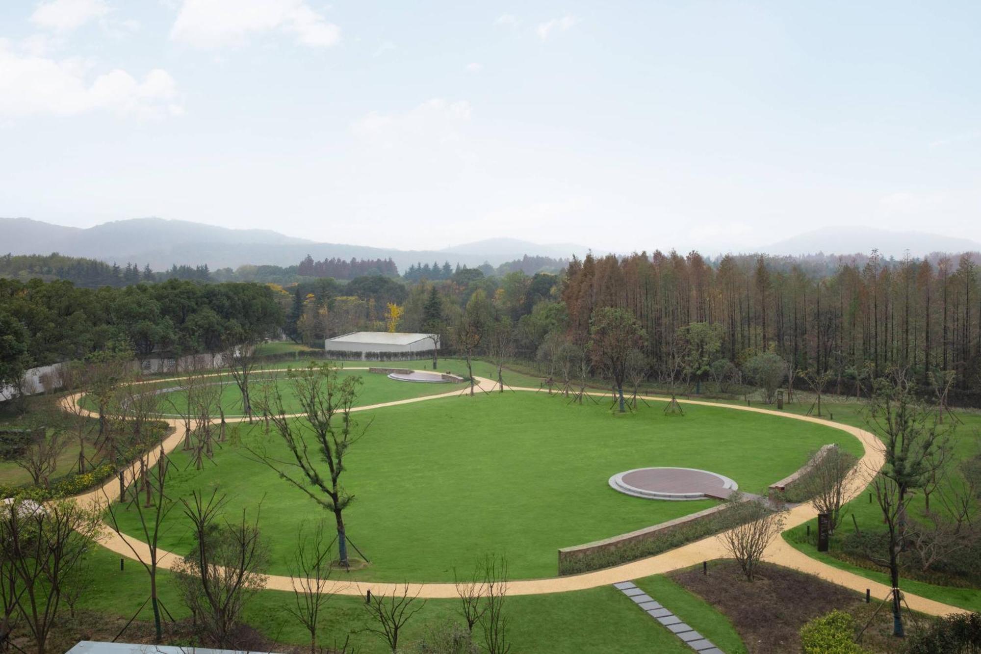 Courtyard By Marriott Wuxi Lihu Lake Bagian luar foto