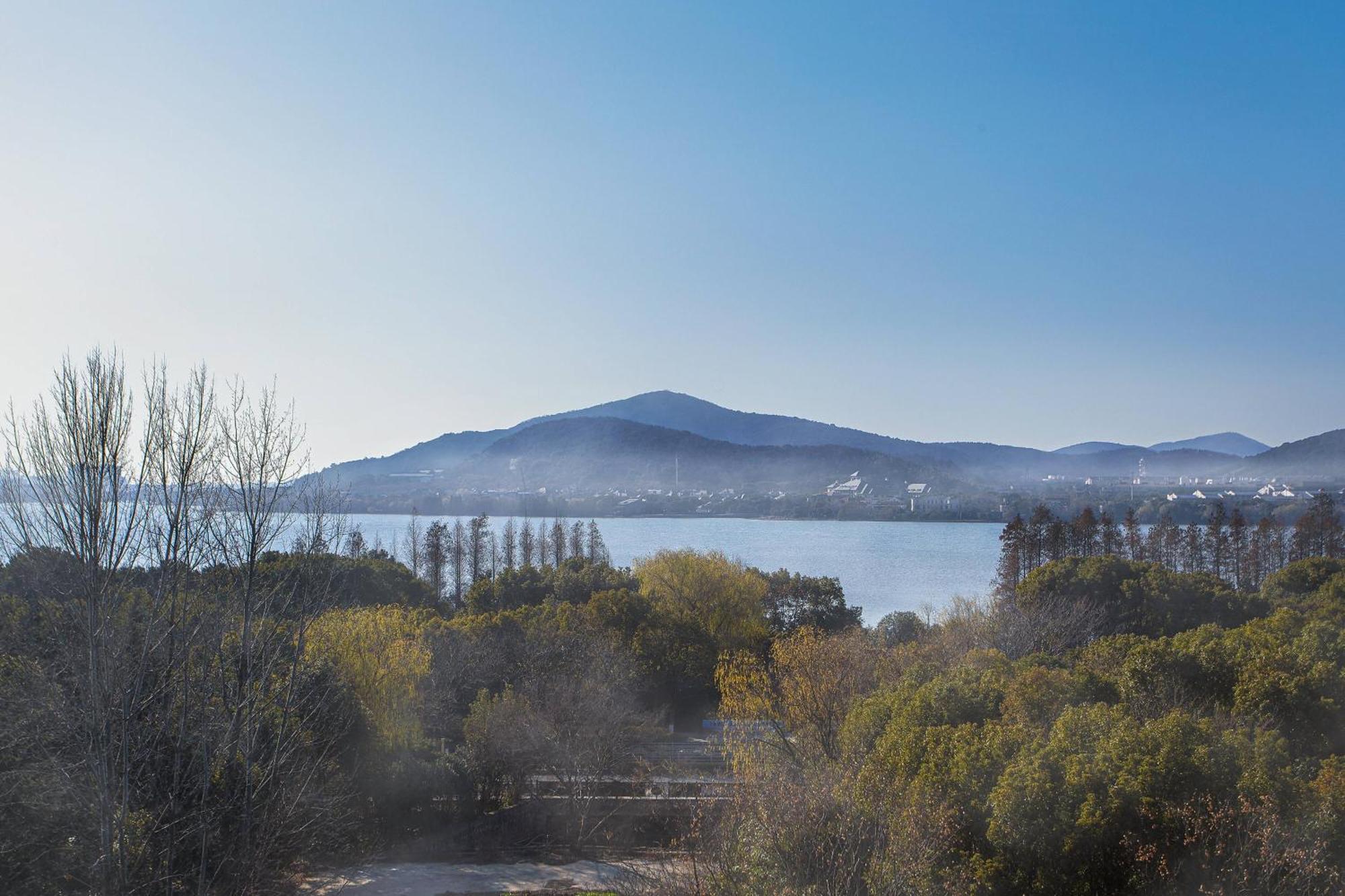 Courtyard By Marriott Wuxi Lihu Lake Bagian luar foto